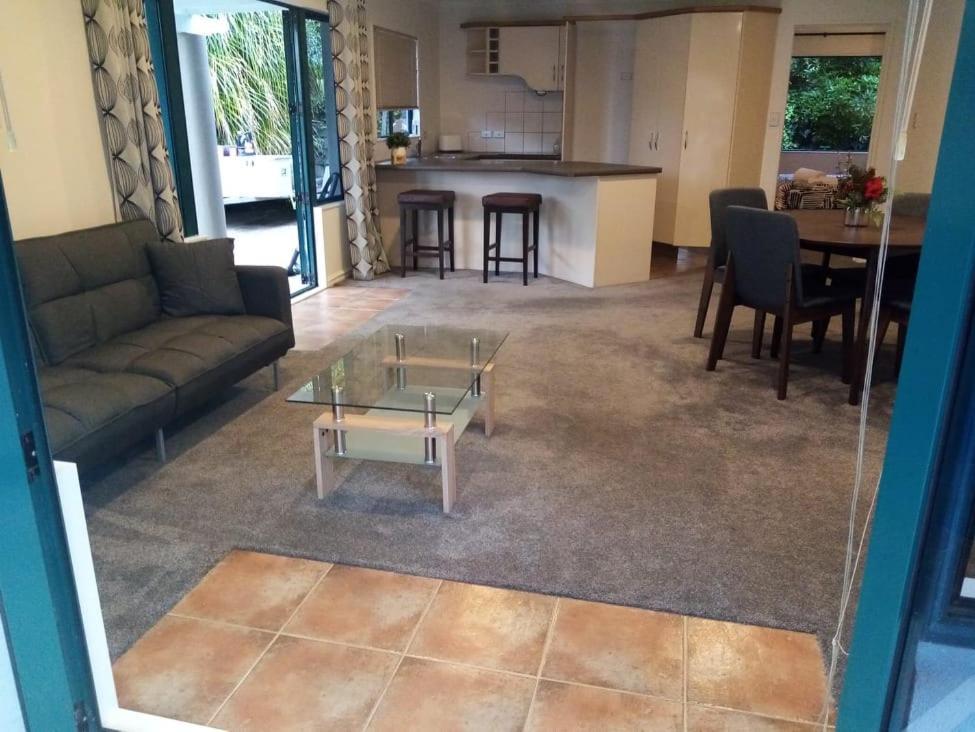 Gulf Harbour Guest House Apartment Auckland Exteriör bild
