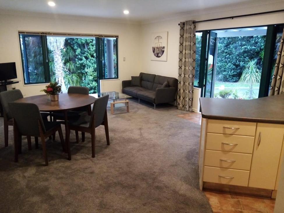 Gulf Harbour Guest House Apartment Auckland Exteriör bild